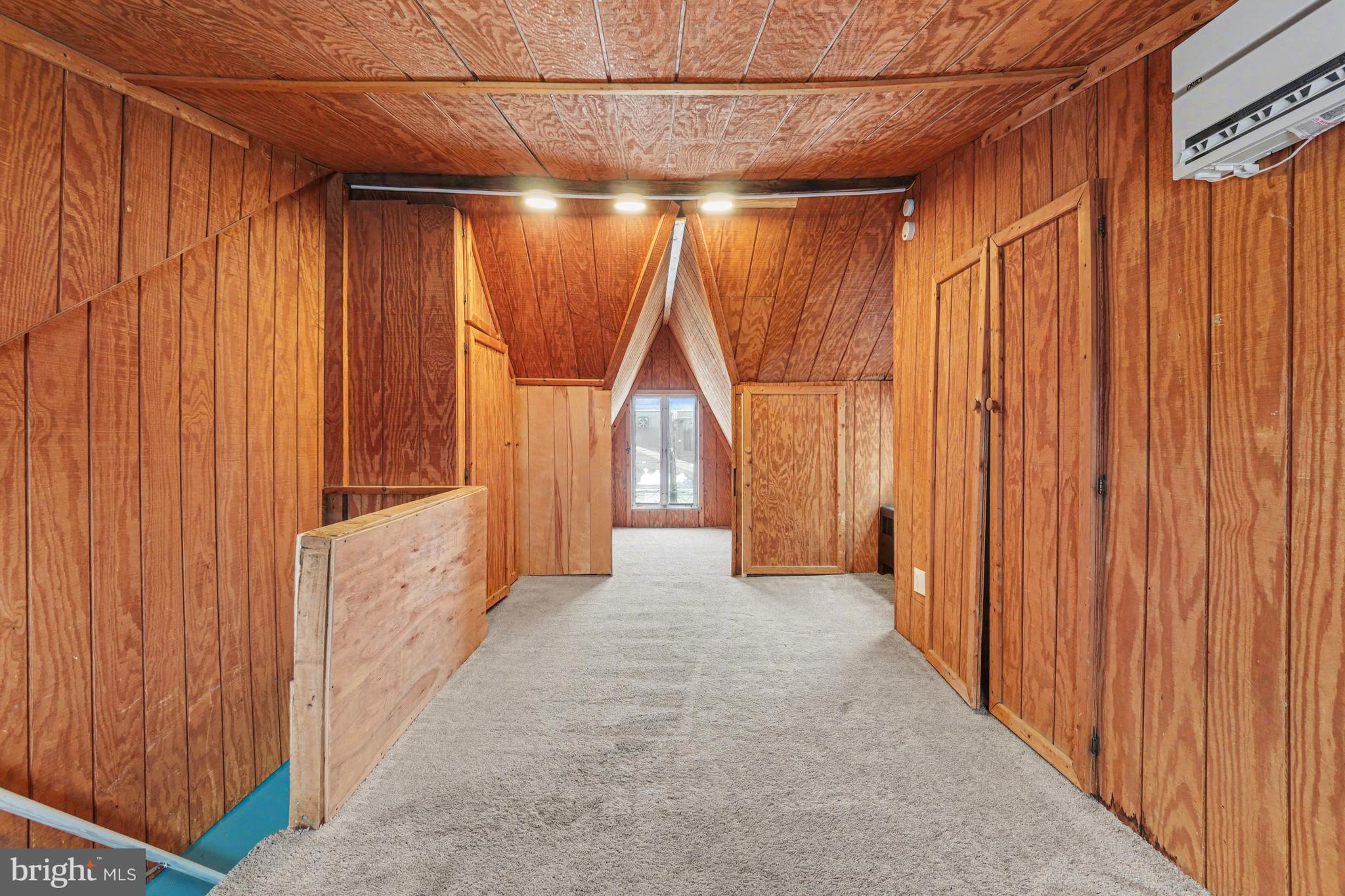 321 E WEIDMAN STREET