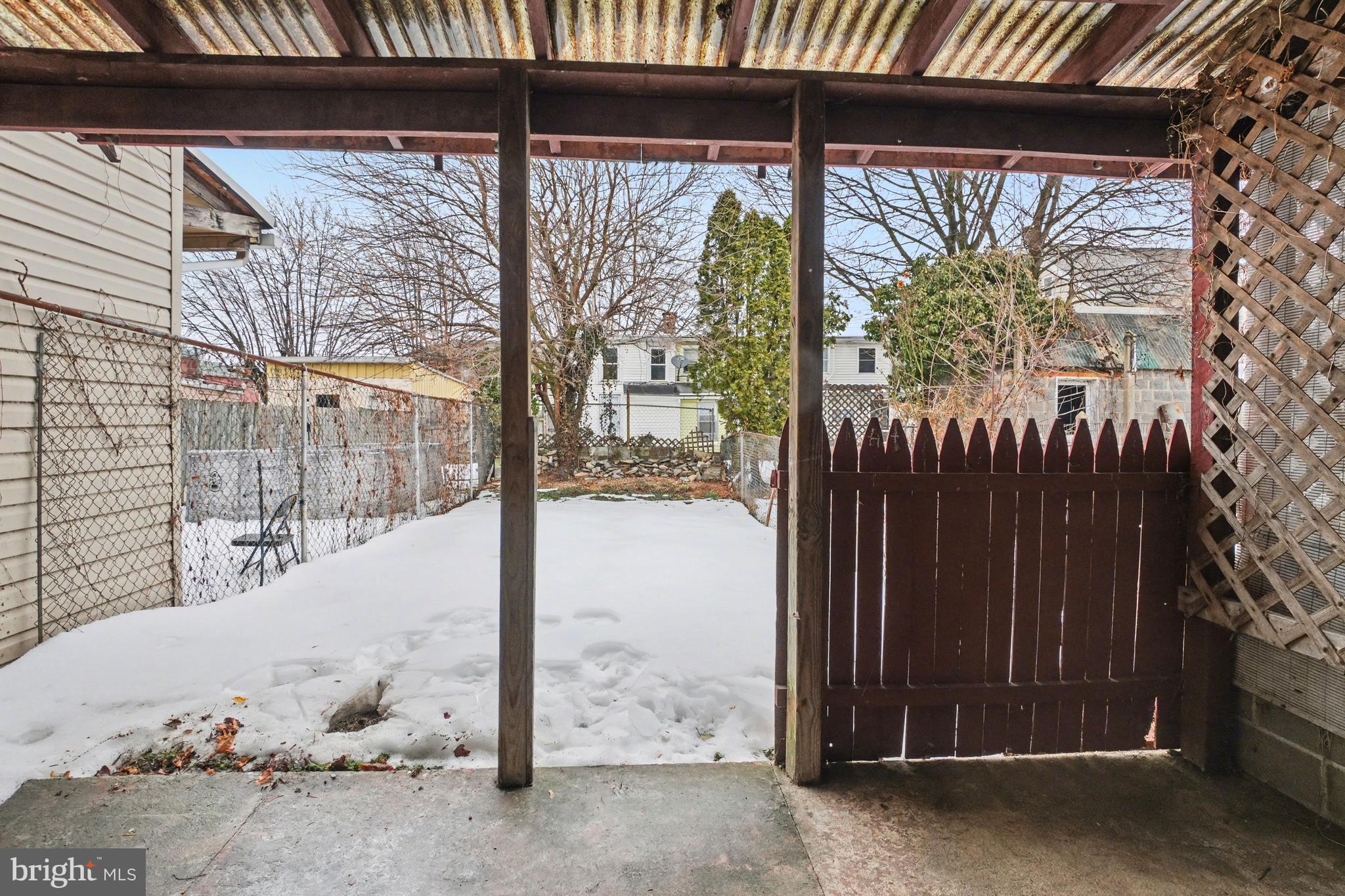 321 E WEIDMAN STREET