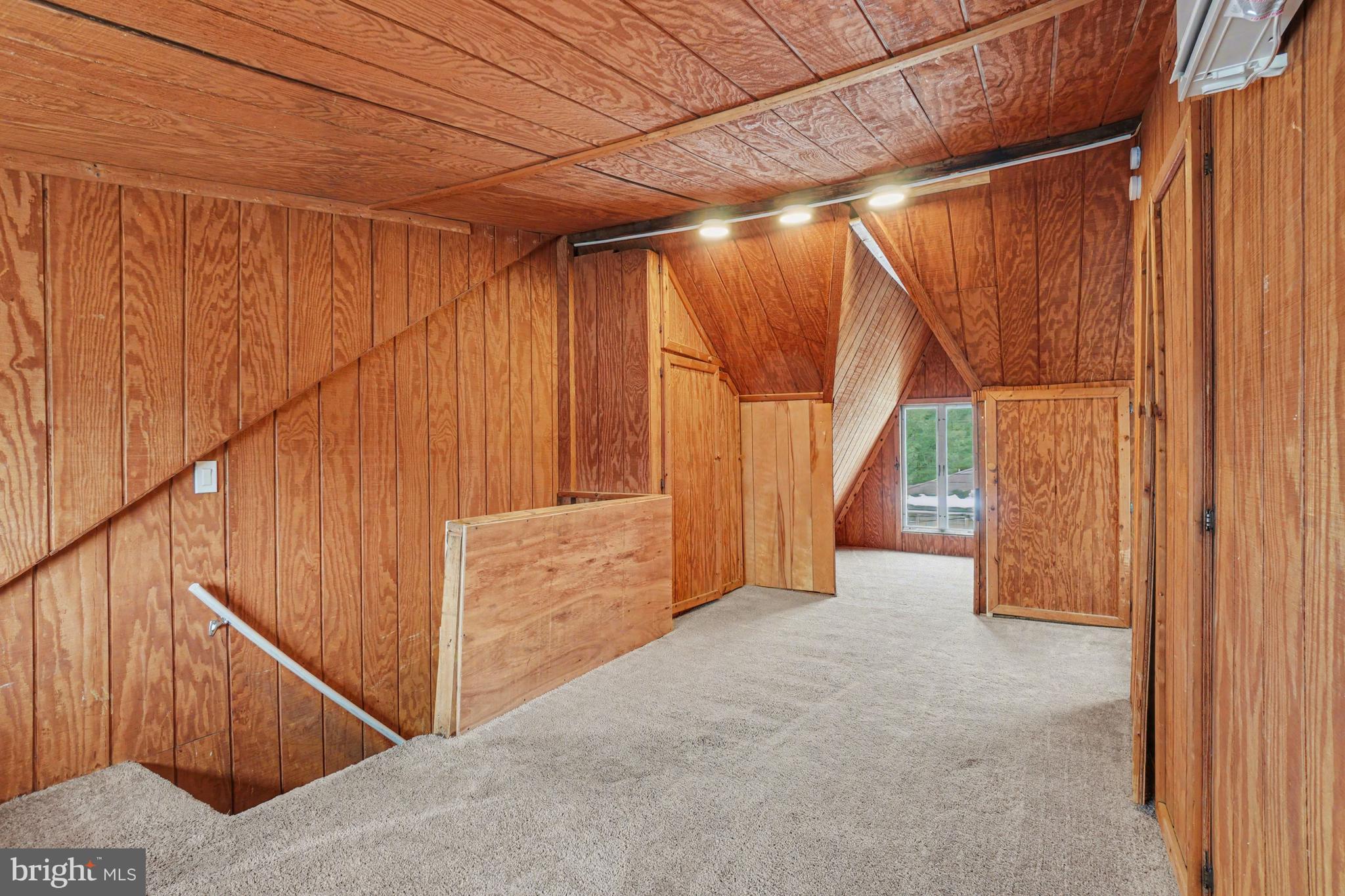 321 E WEIDMAN STREET