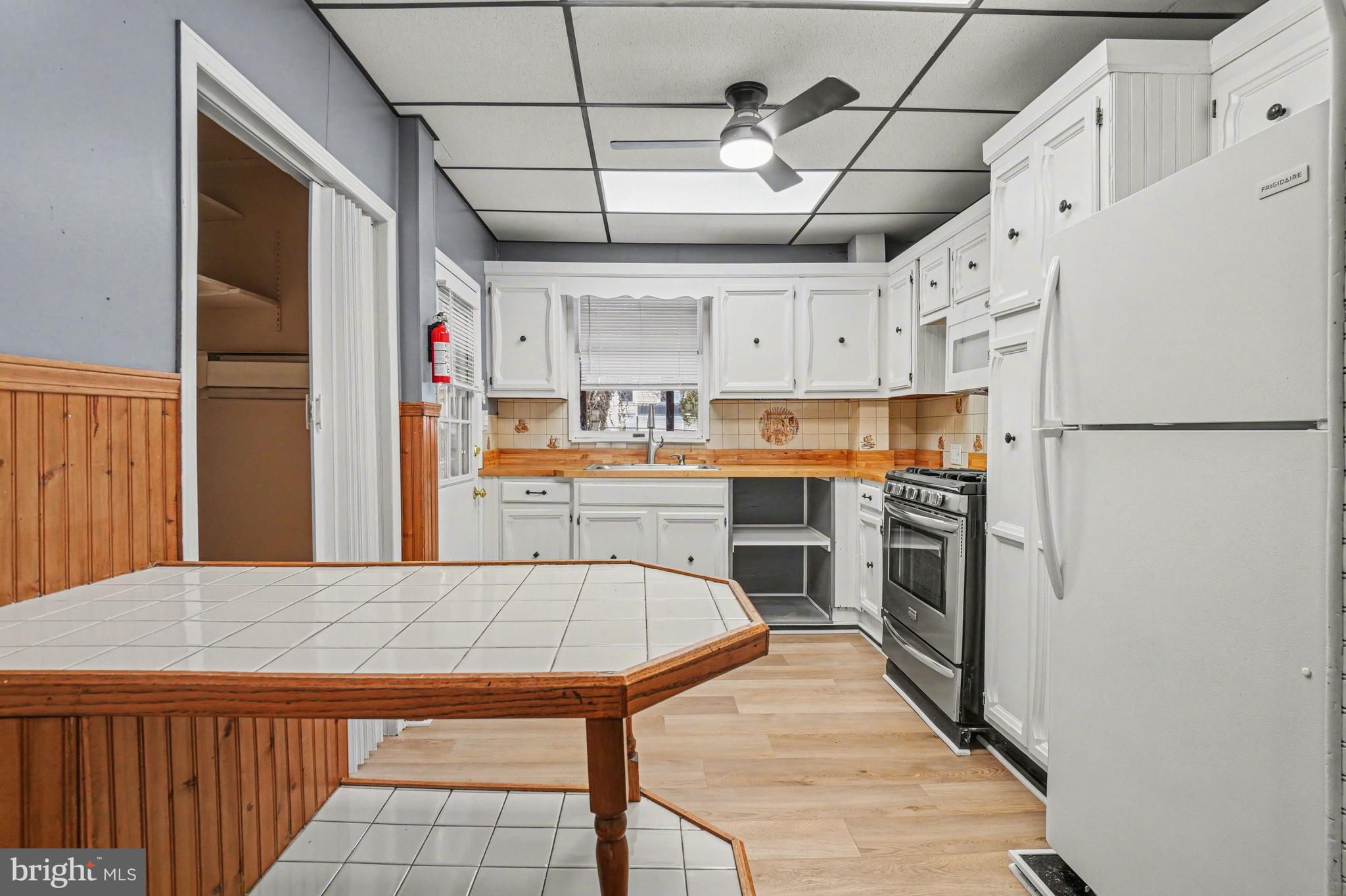 321 E WEIDMAN STREET