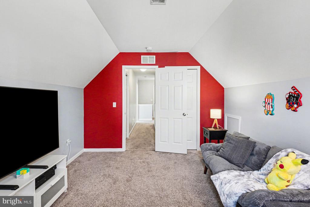625 N 11TH AVE