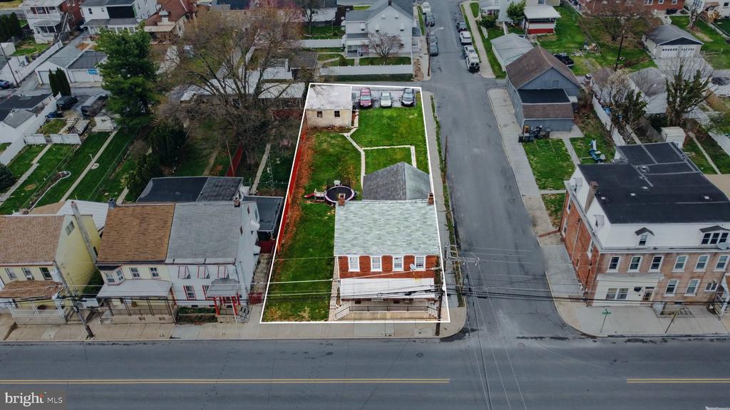 601 MAPLE STREET