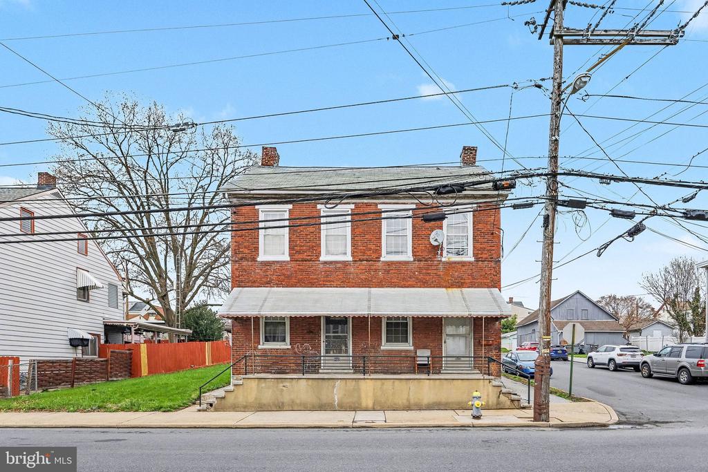 601 MAPLE STREET