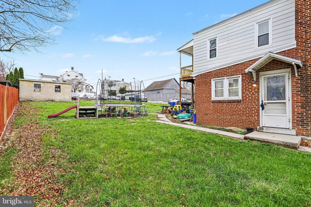 601 MAPLE STREET