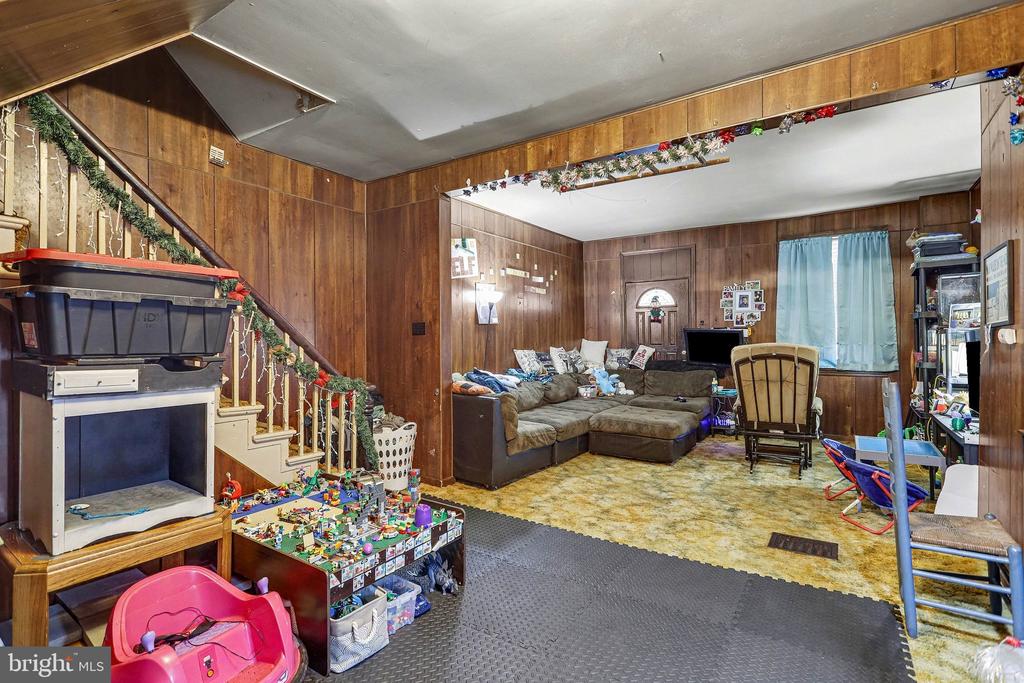 601 MAPLE STREET