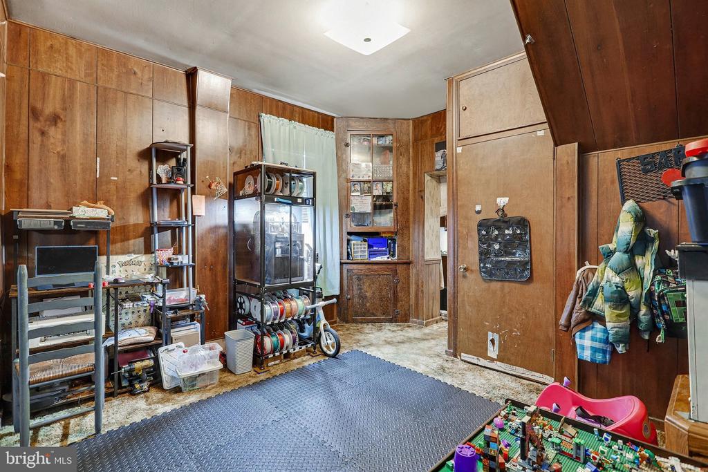 601 MAPLE STREET