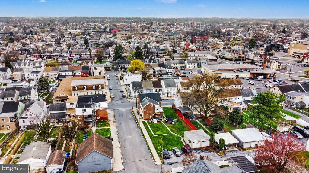 601 MAPLE STREET