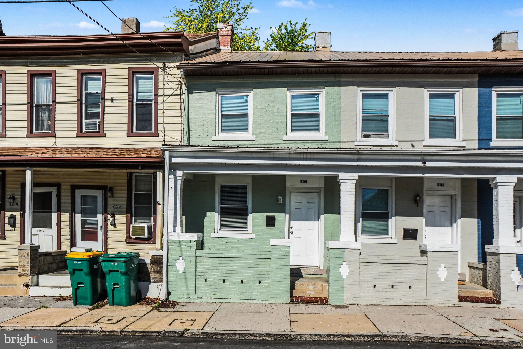 305 S 9TH STREET