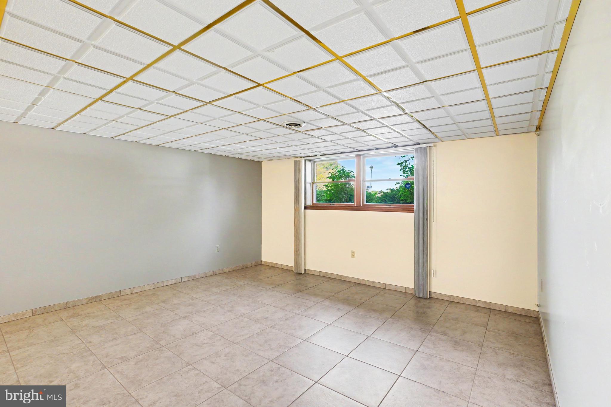 18 PALM LANE