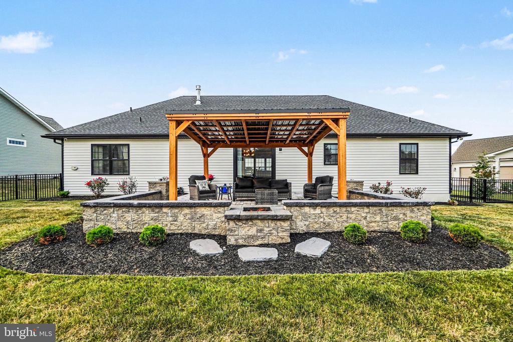 227 DAISY DRIVE