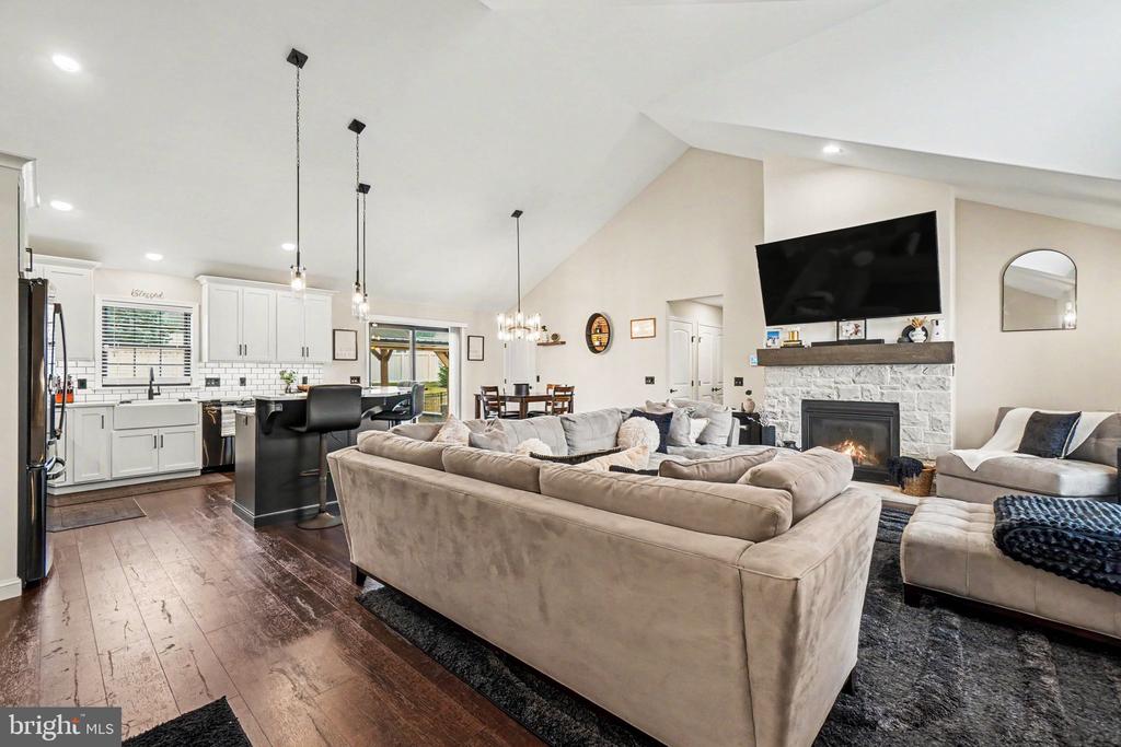 227 DAISY DRIVE