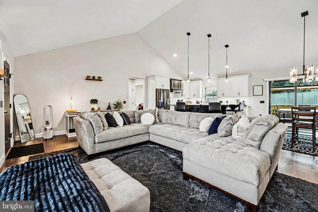 227 DAISY DRIVE