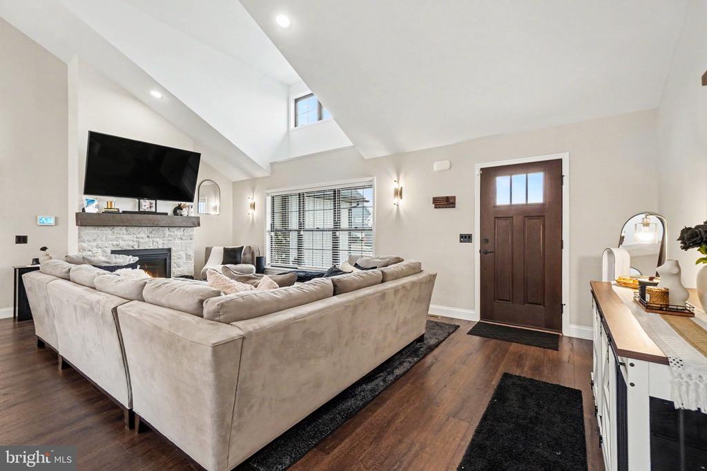 227 DAISY DRIVE