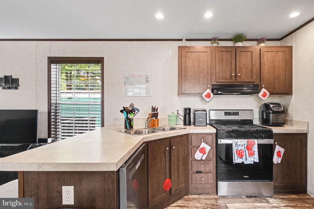 17 LEBANON VALLEY CT
