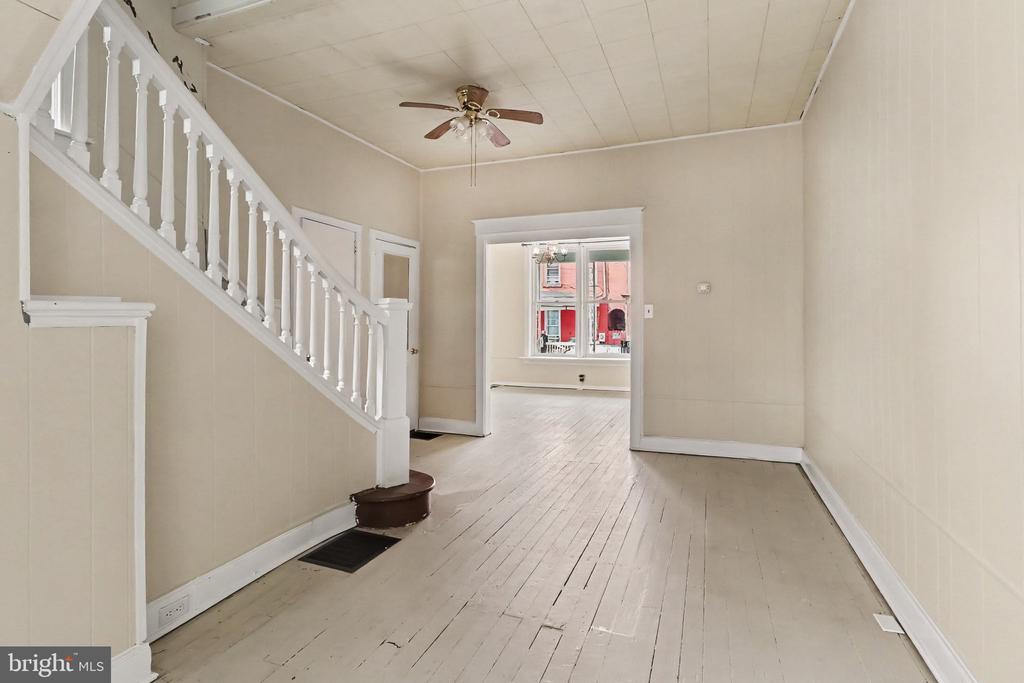 16 S 11TH STREET