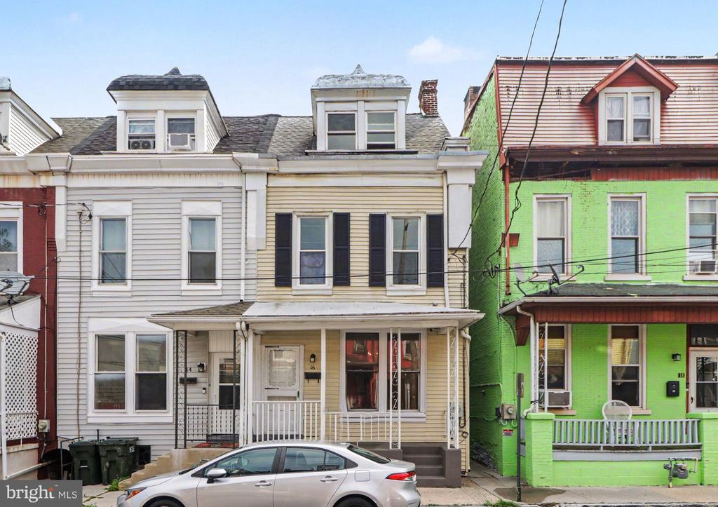 16 S 11TH STREET