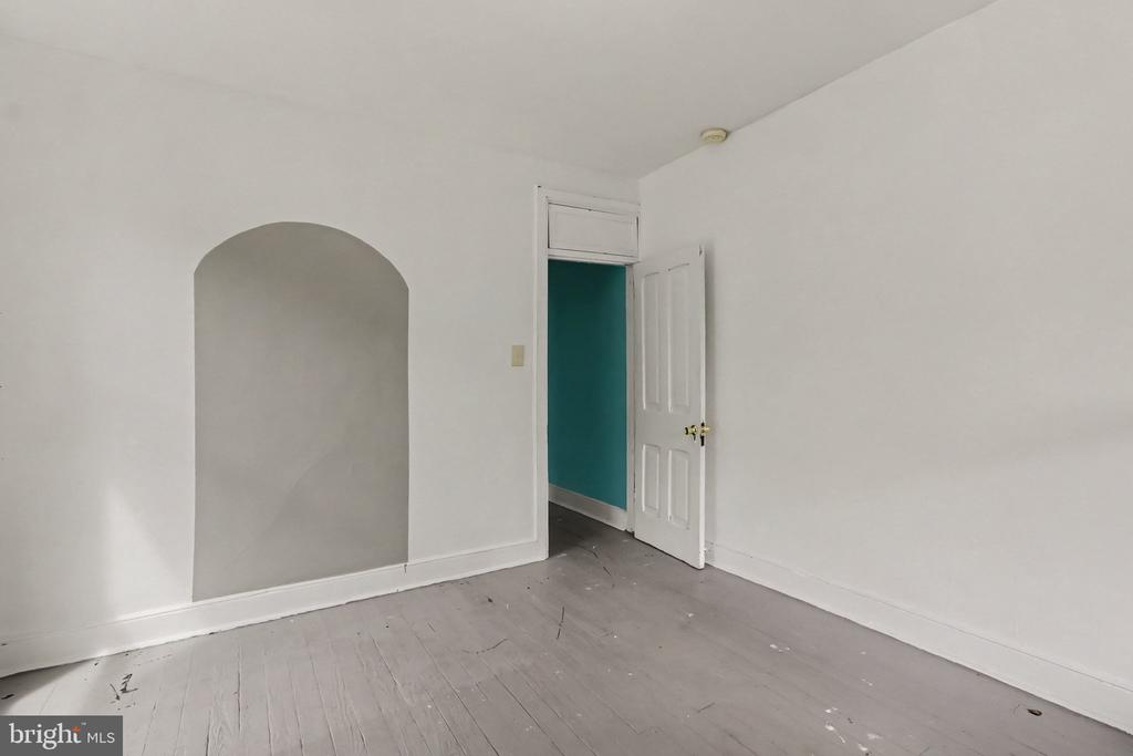16 S 11TH STREET