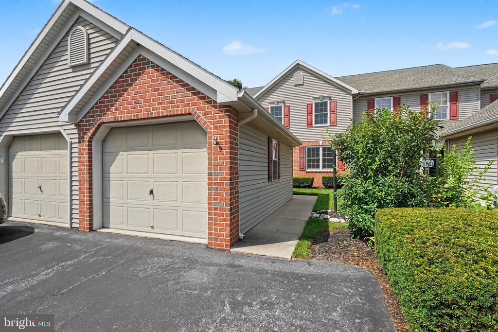 148 SPRUCE COURT