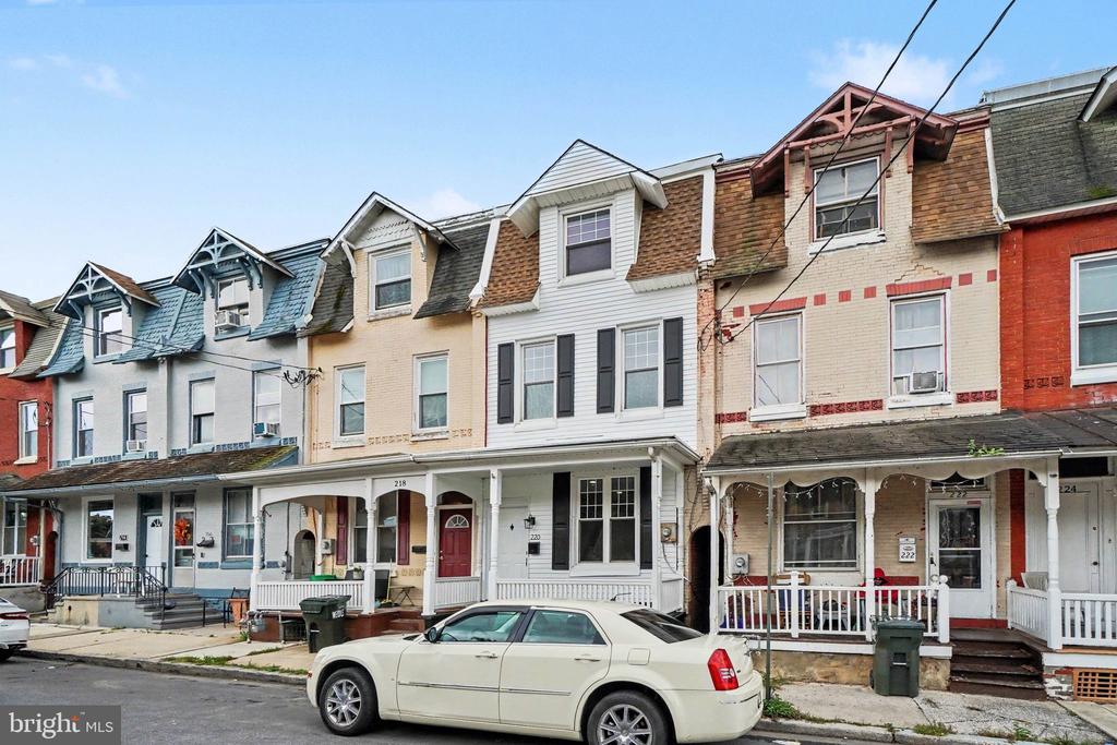 220 CHESTNUT STREET