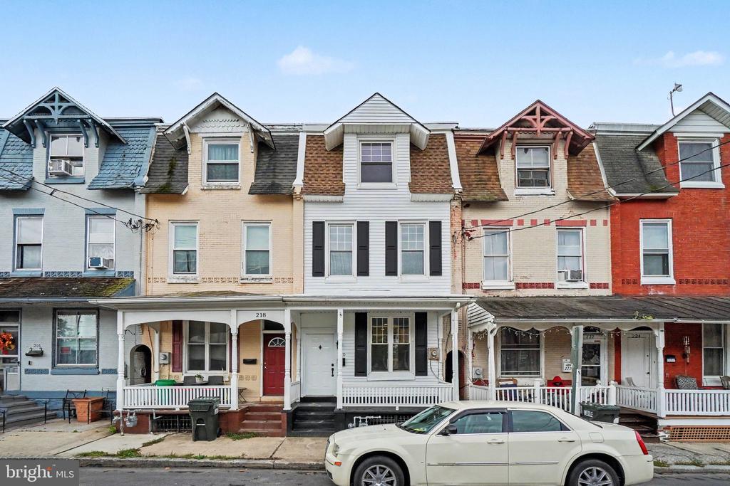 220 CHESTNUT STREET