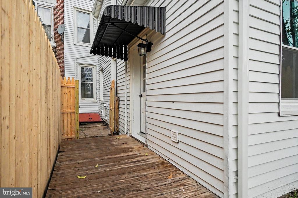 220 CHESTNUT STREET