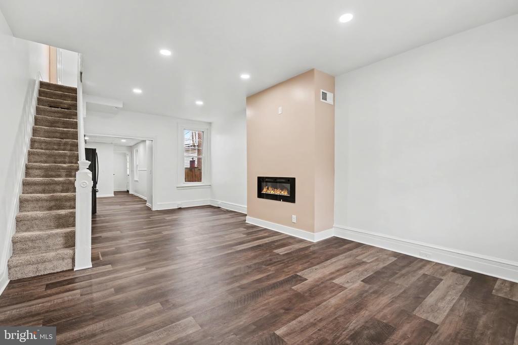 220 CHESTNUT STREET