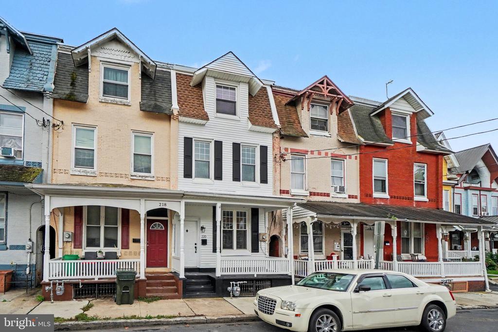 220 CHESTNUT STREET