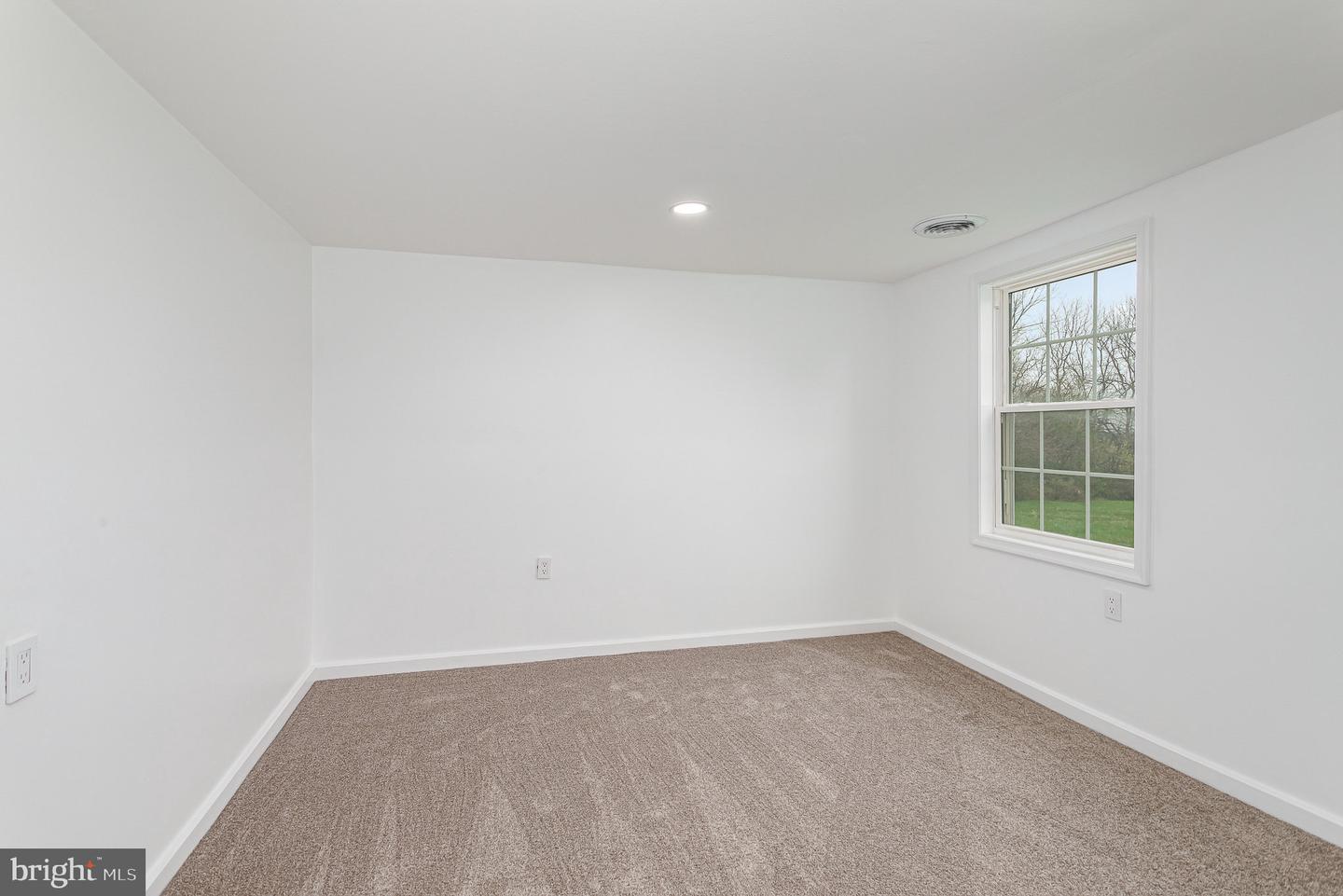 1767 Hilton Ave