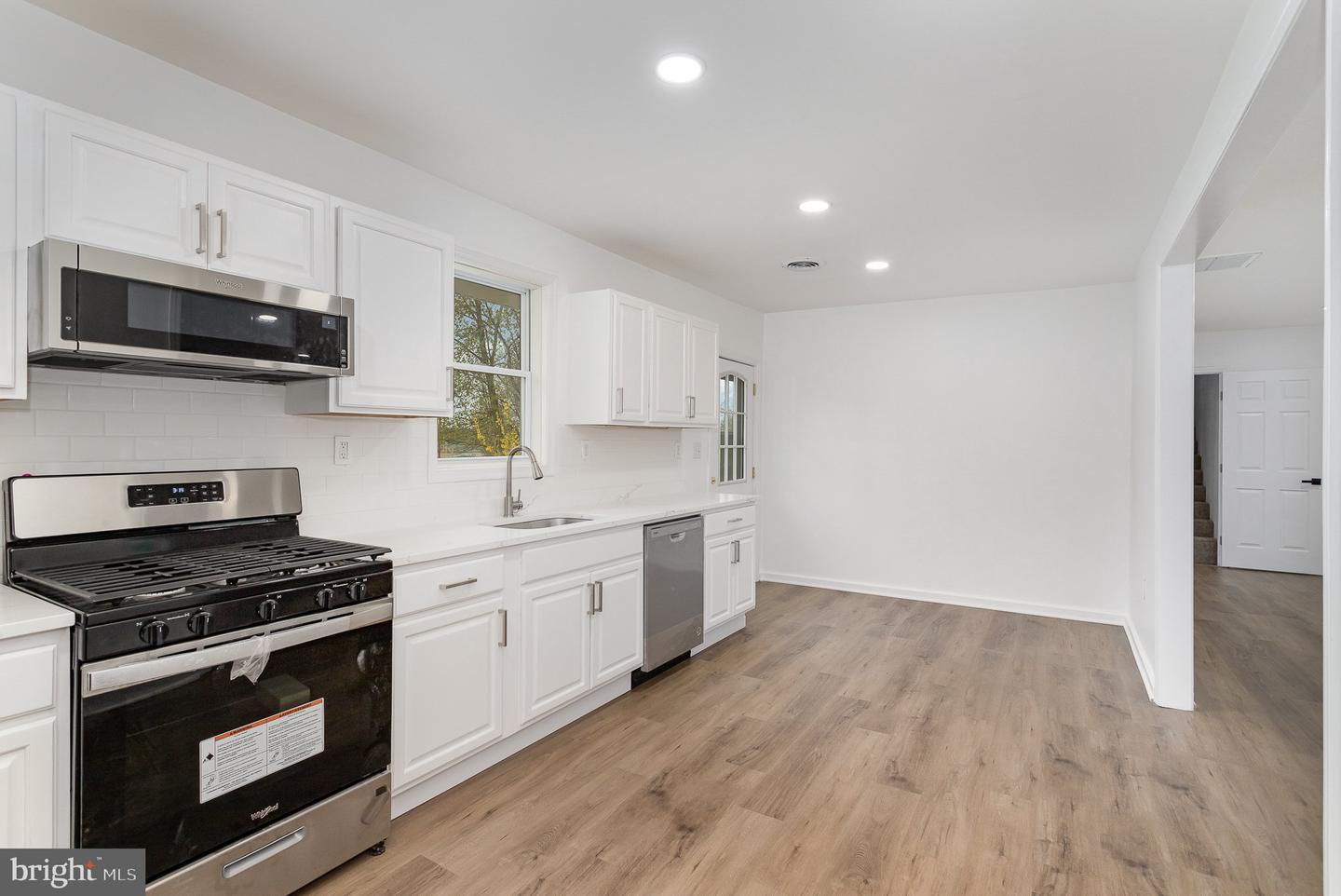 1767 Hilton Ave