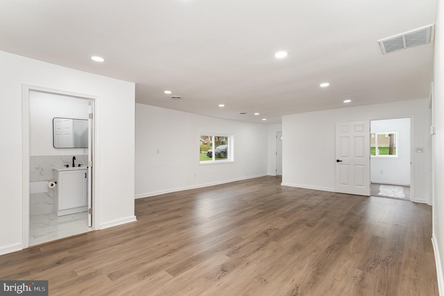 1767 Hilton Ave