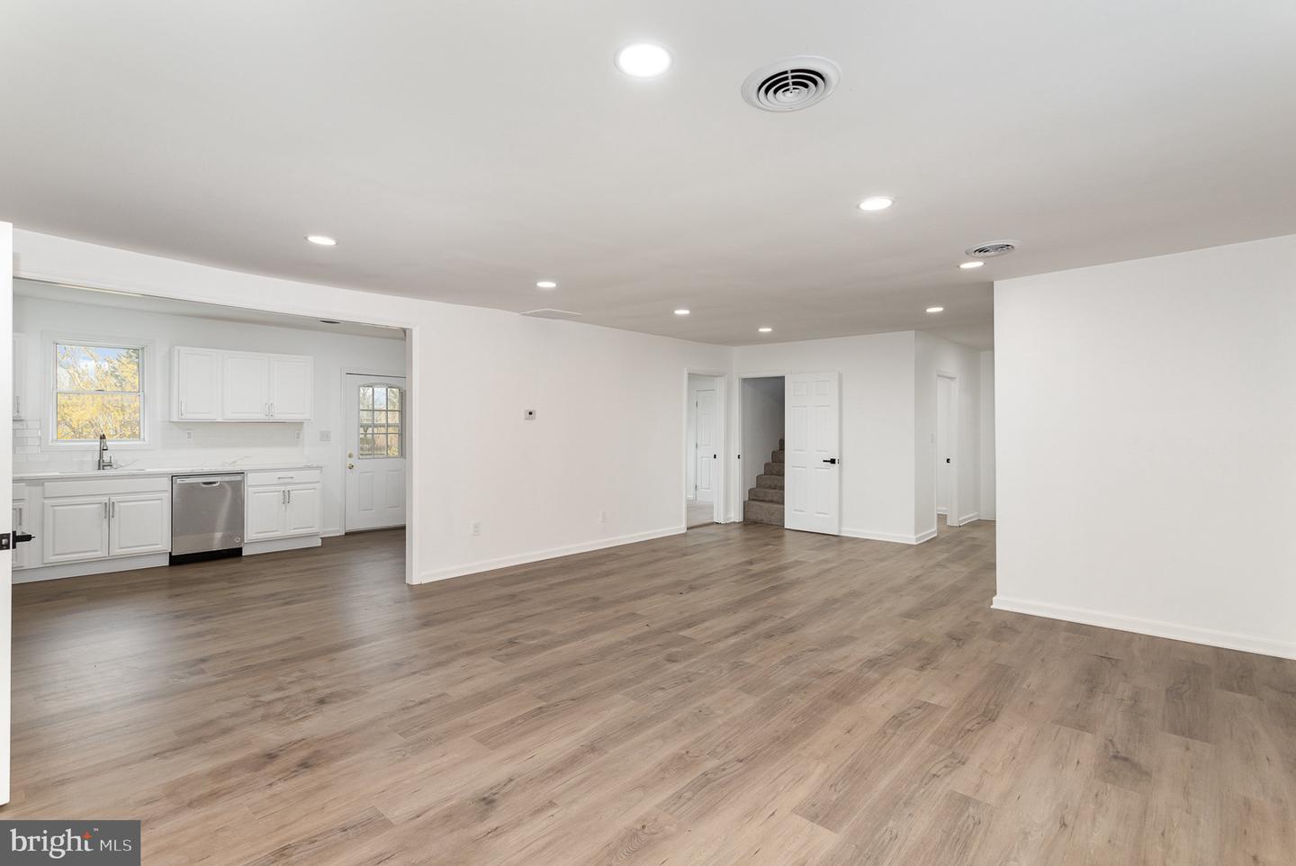 1767 Hilton Ave