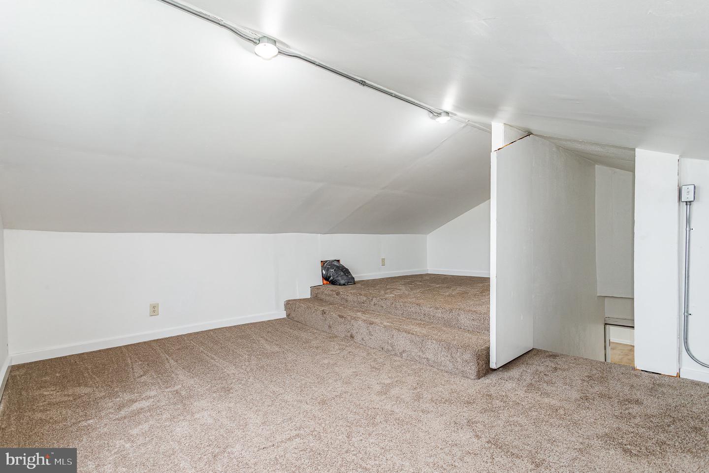 1767 Hilton Ave