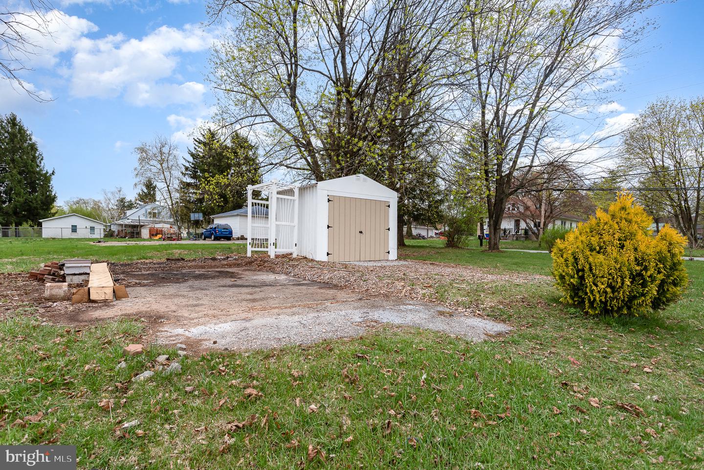1767 Hilton Ave