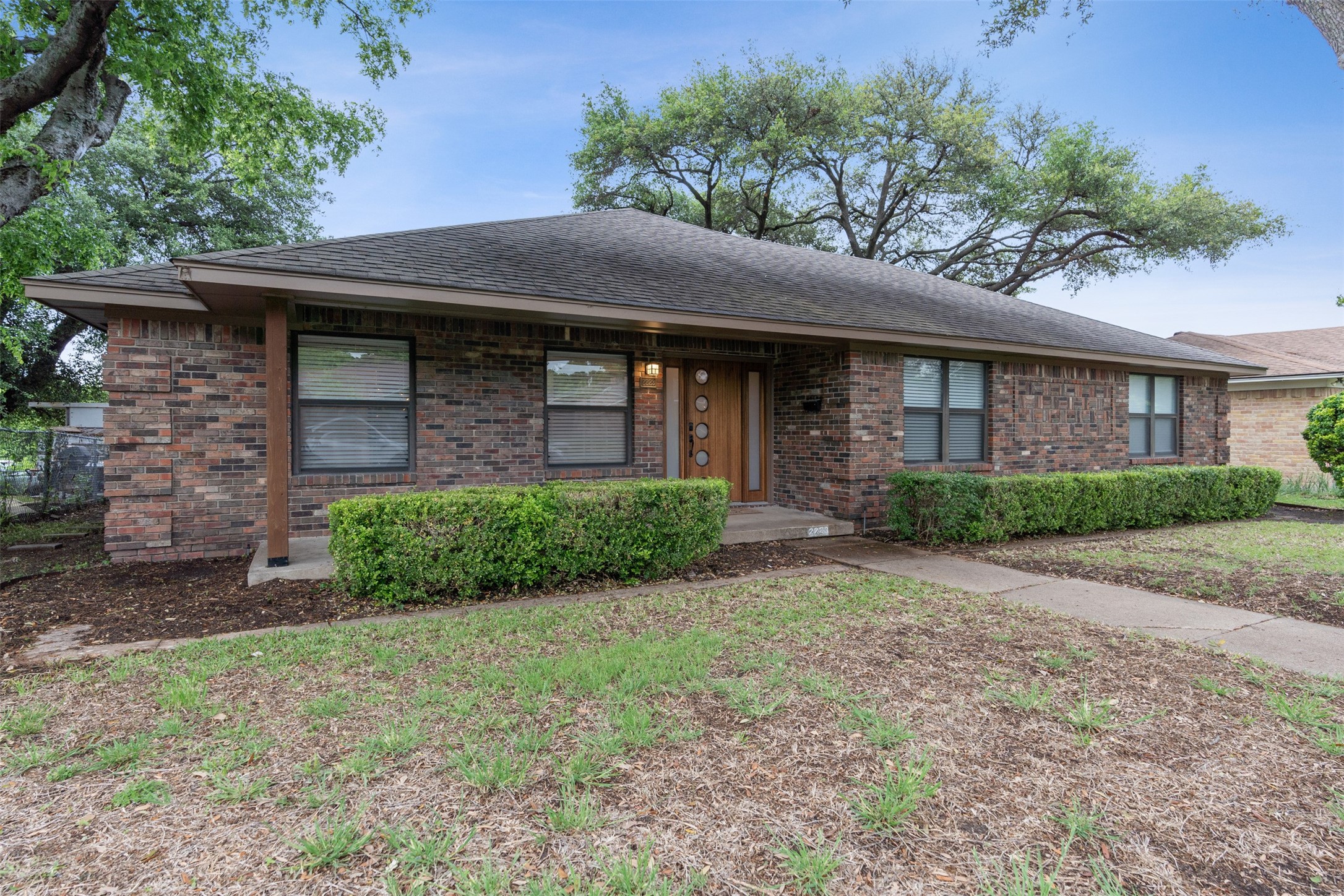 2223 Homeway Circle