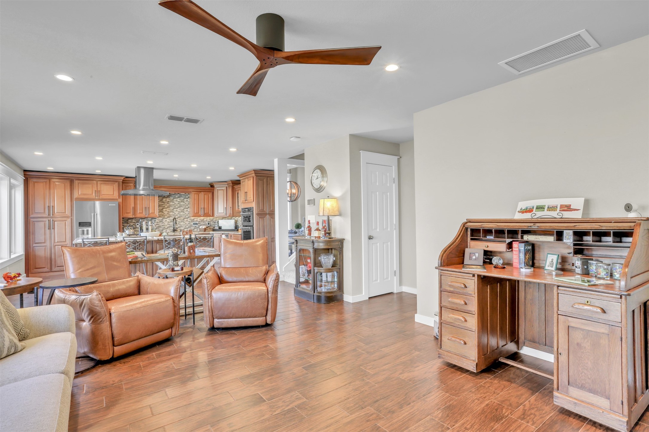 7812 Vista Creek Lane