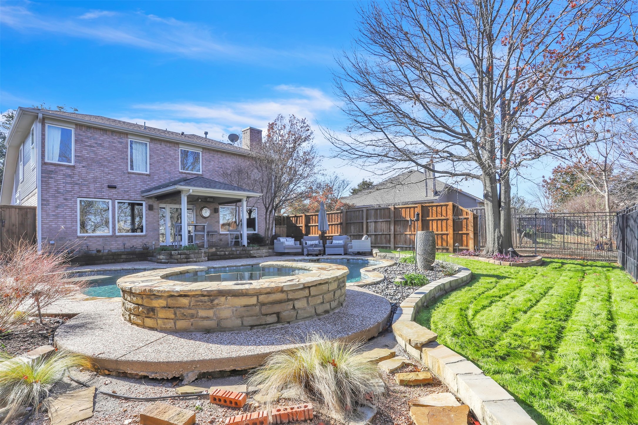 7812 Vista Creek Lane
