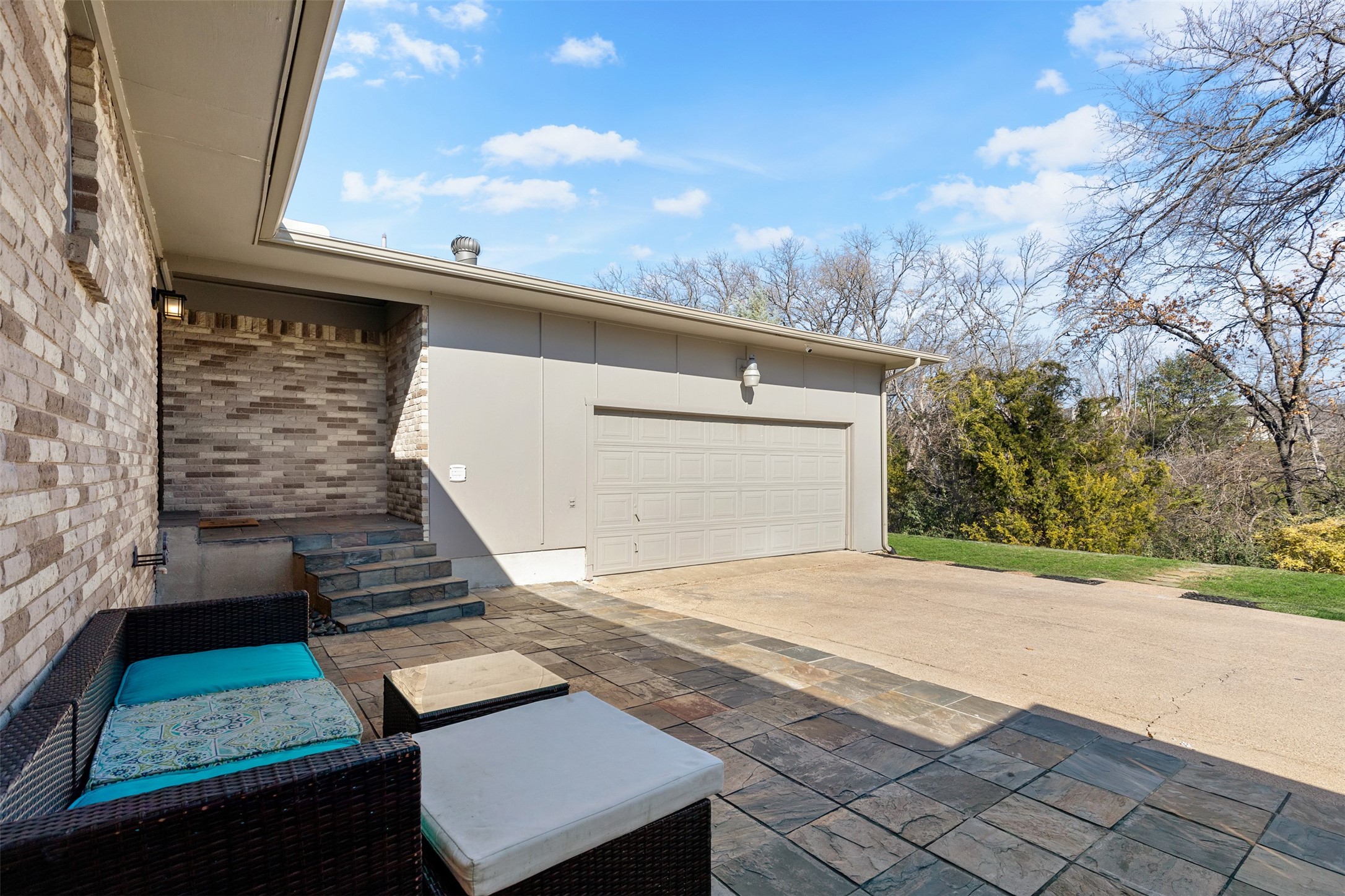 2804 Ripplewood Drive