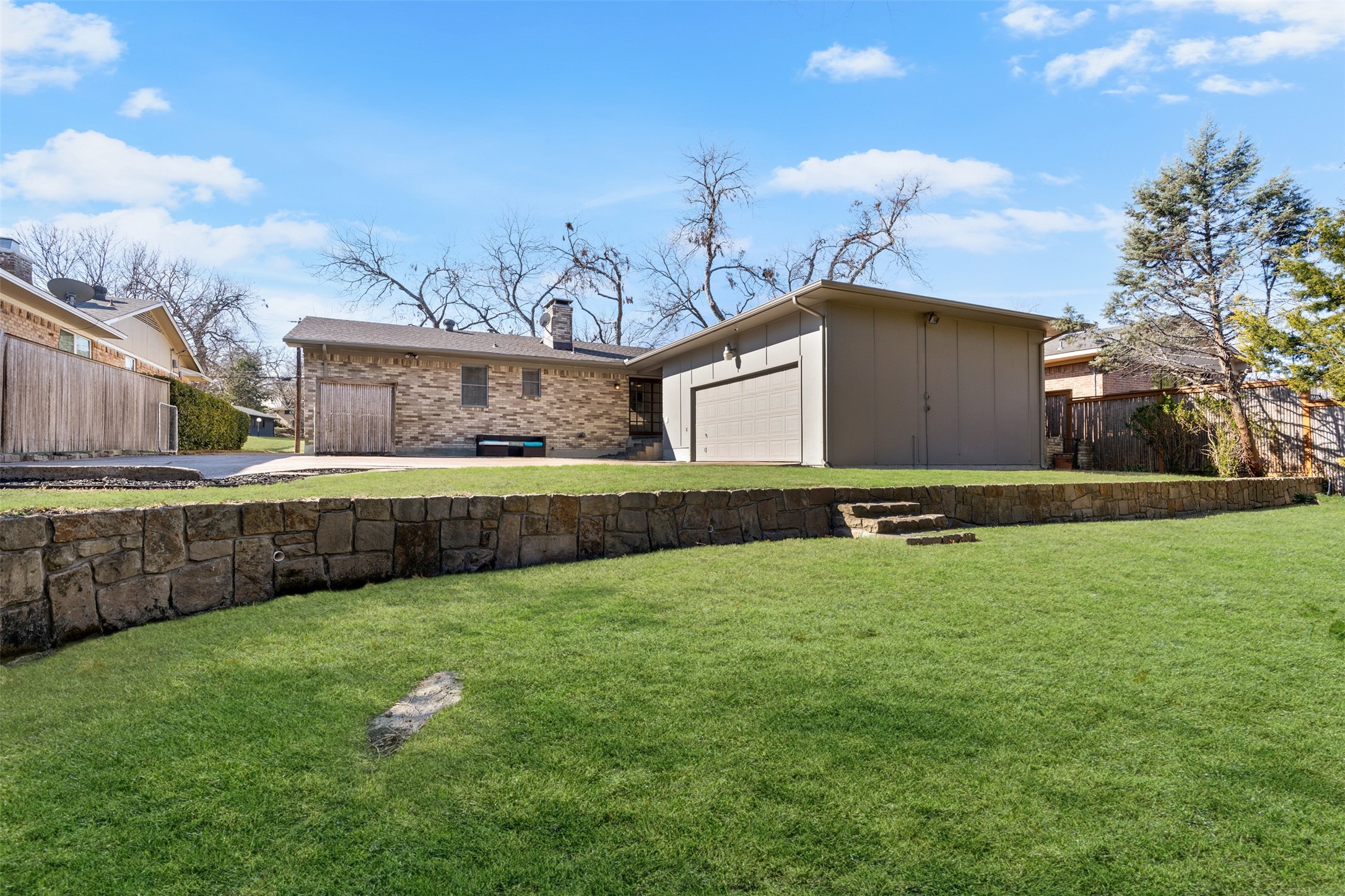 2804 Ripplewood Drive
