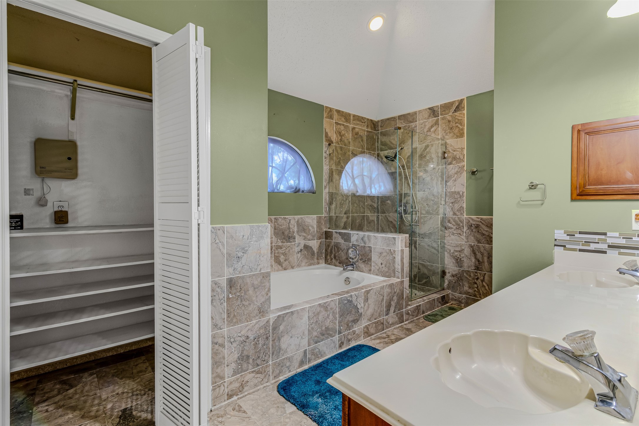 1404 Poplar Drive