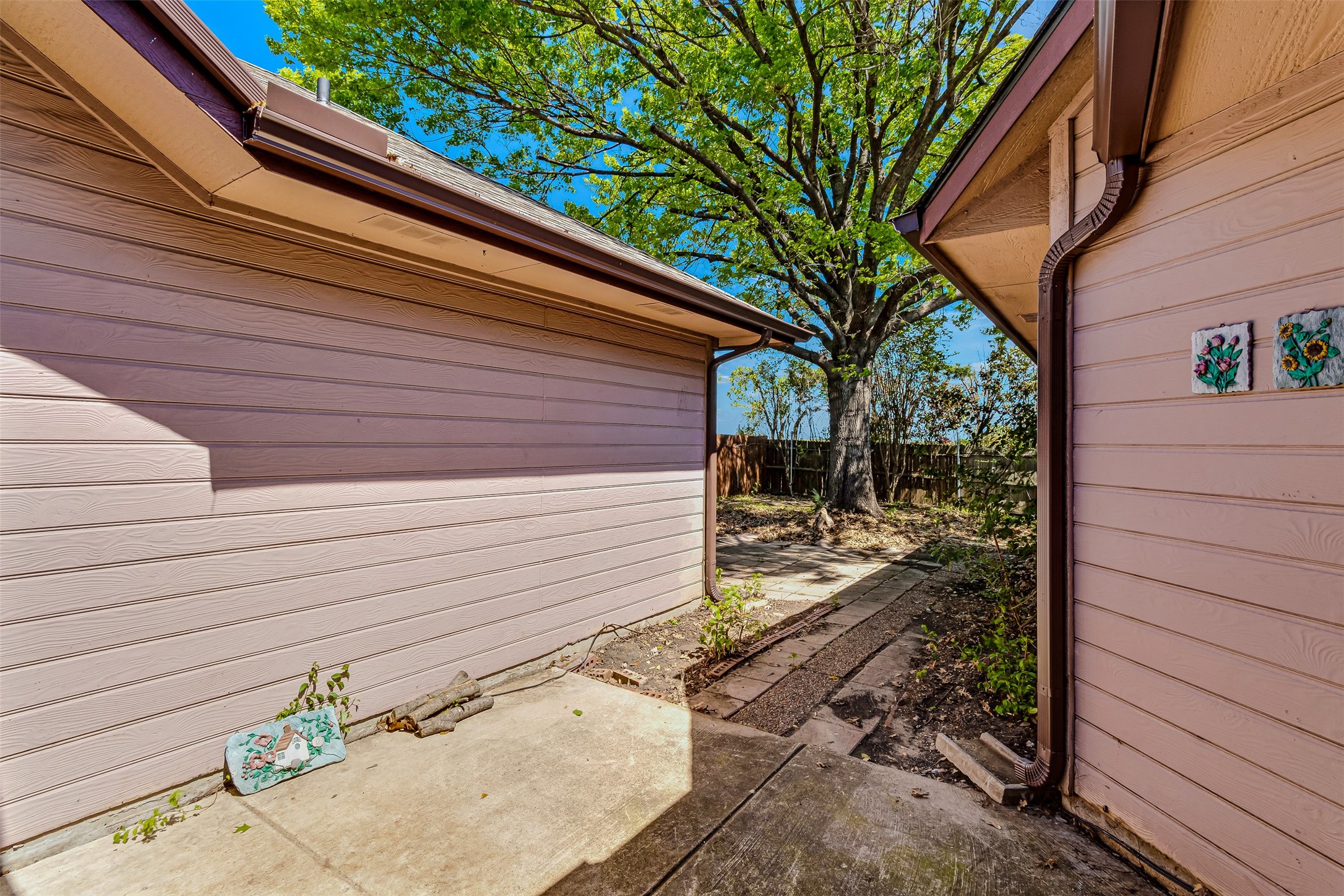 1404 Poplar Drive
