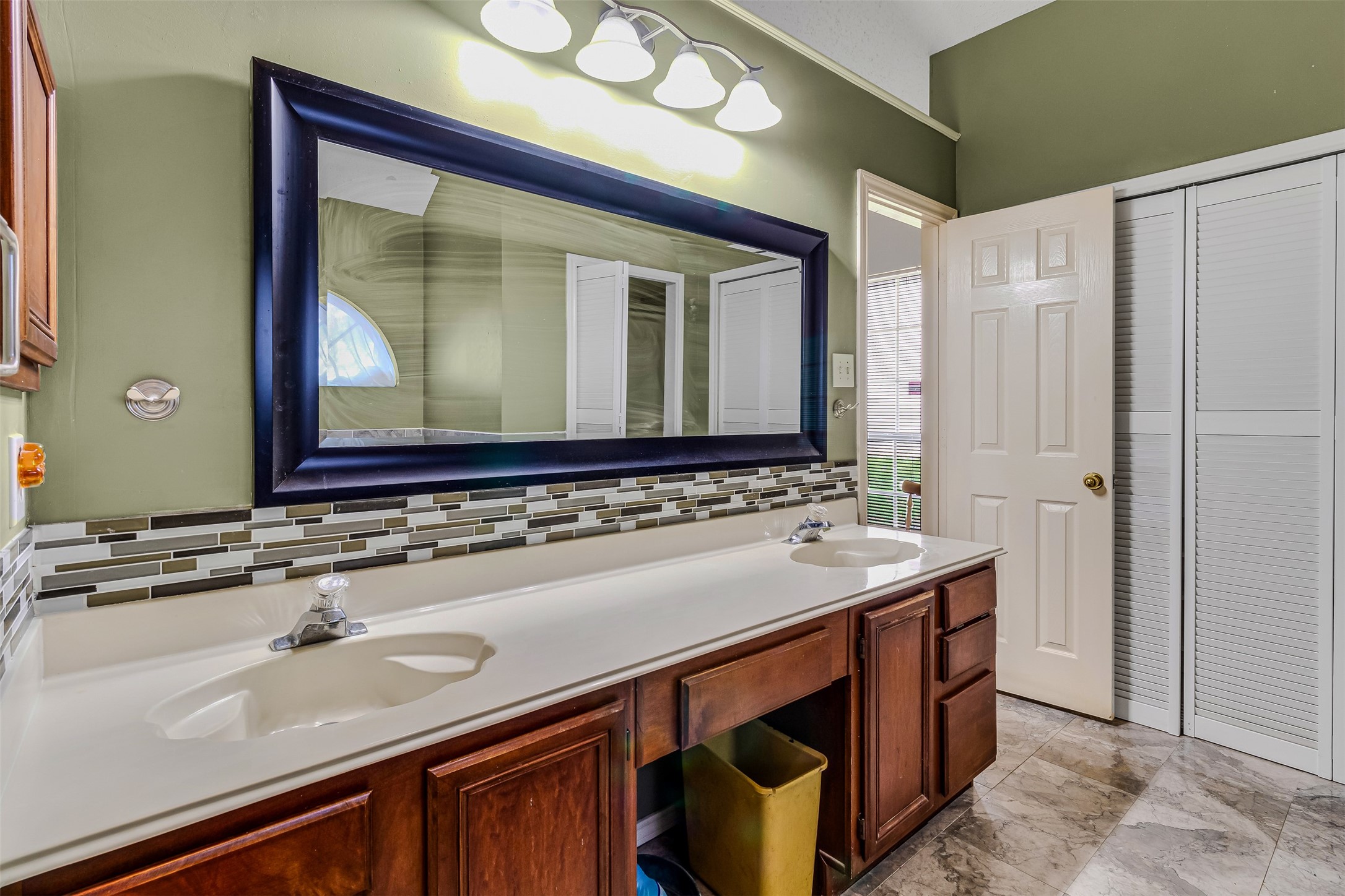 1404 Poplar Drive