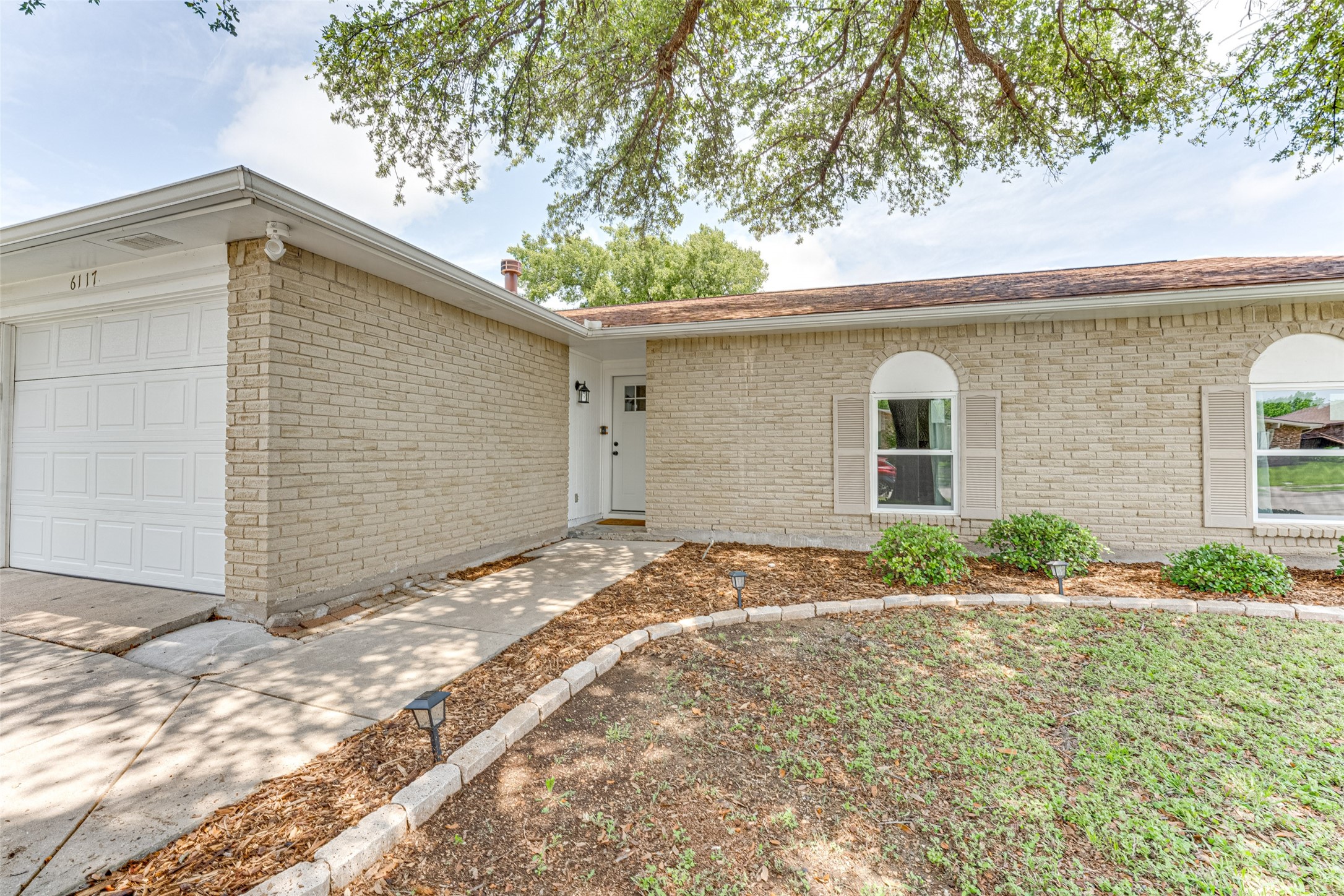 6117 Magnolia Lane