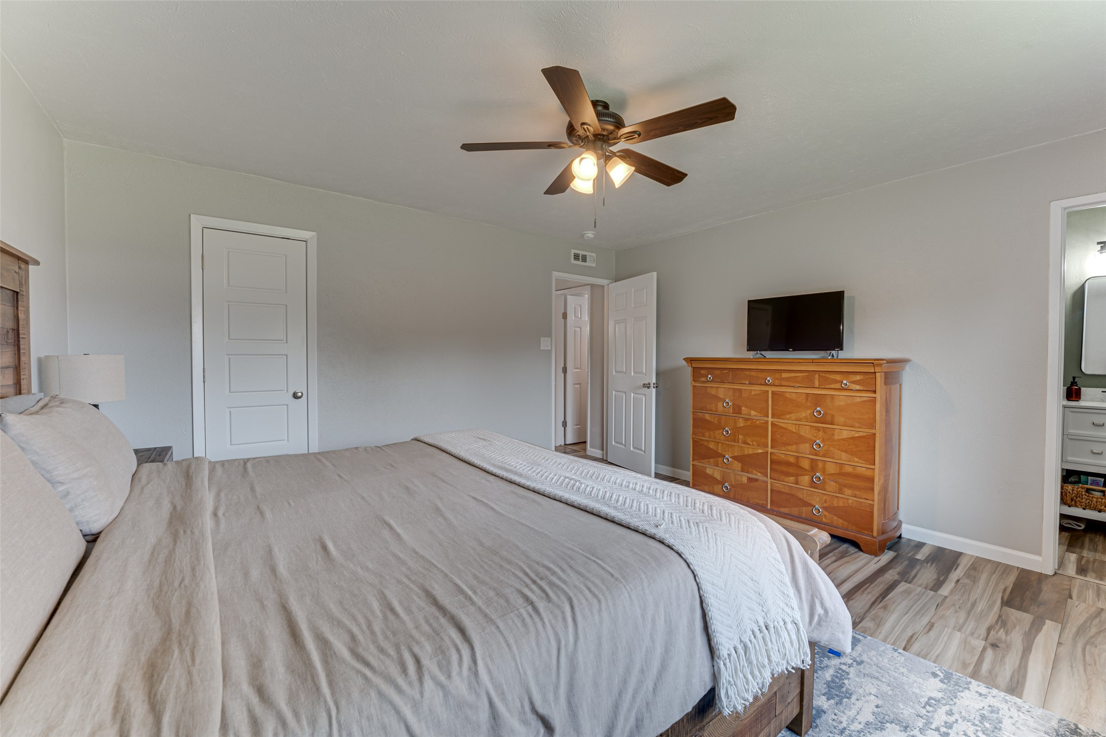 6117 Magnolia Lane