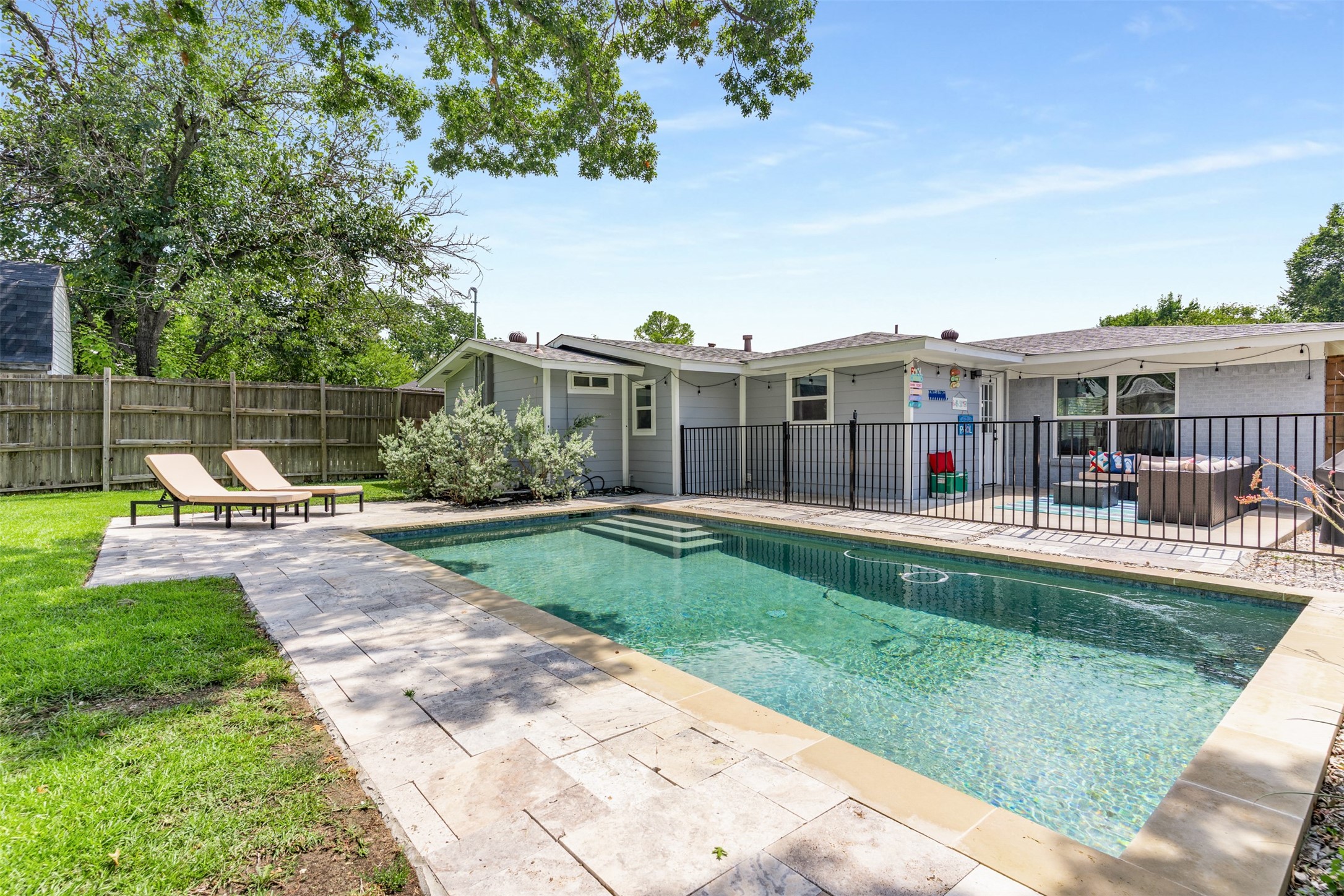 2633 Materhorn Drive