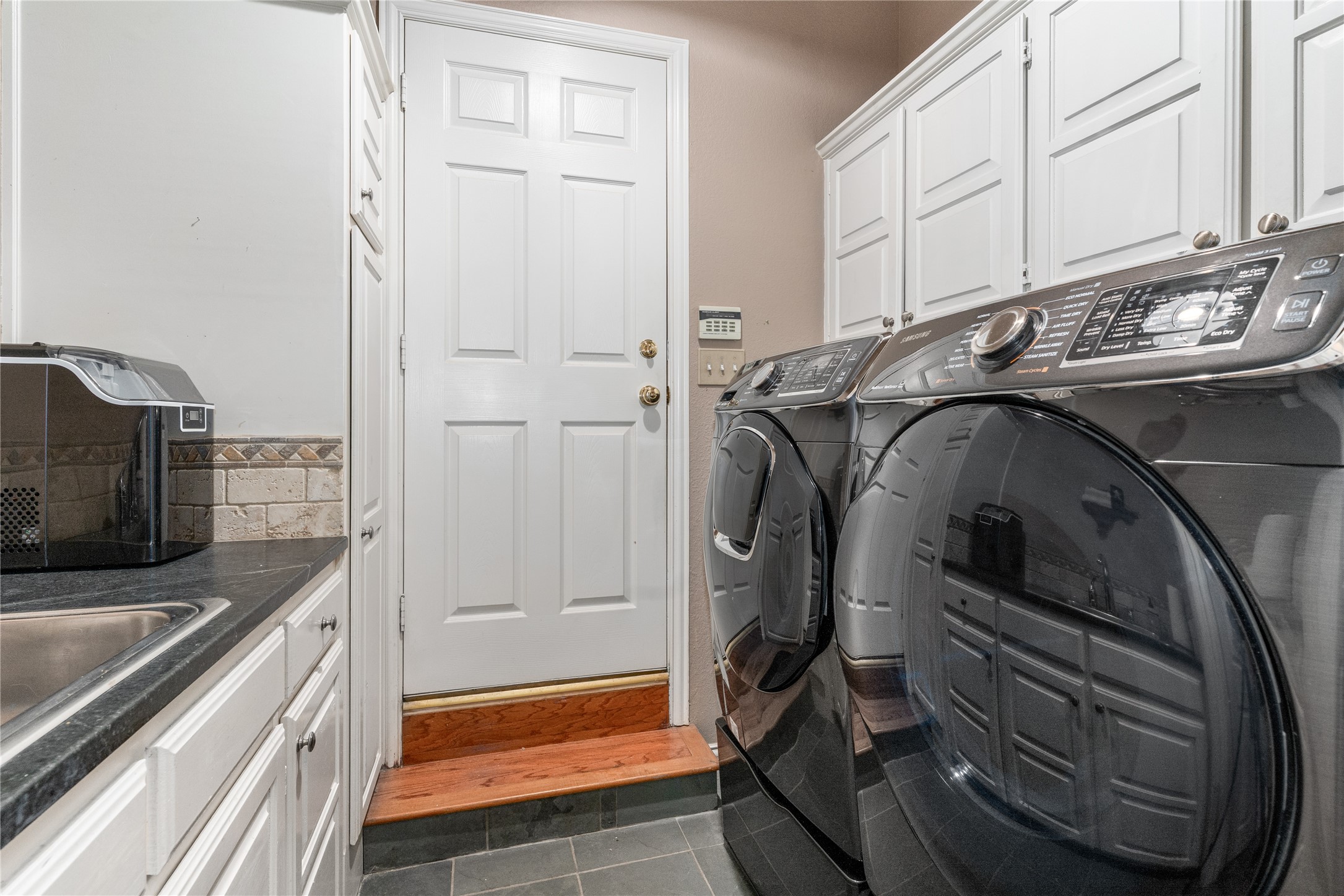 6713 Clear Springs Circle