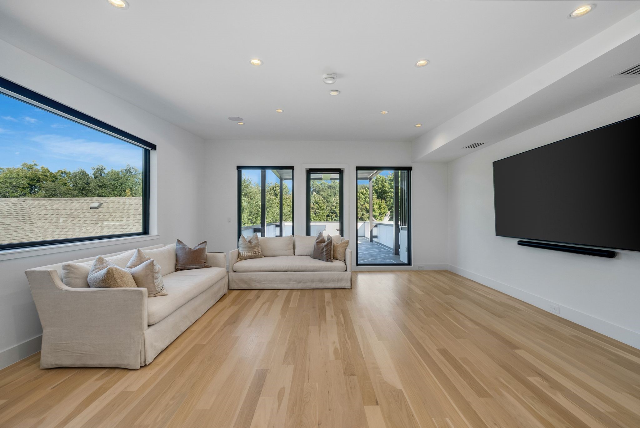 4214 Hawthorne Avenue