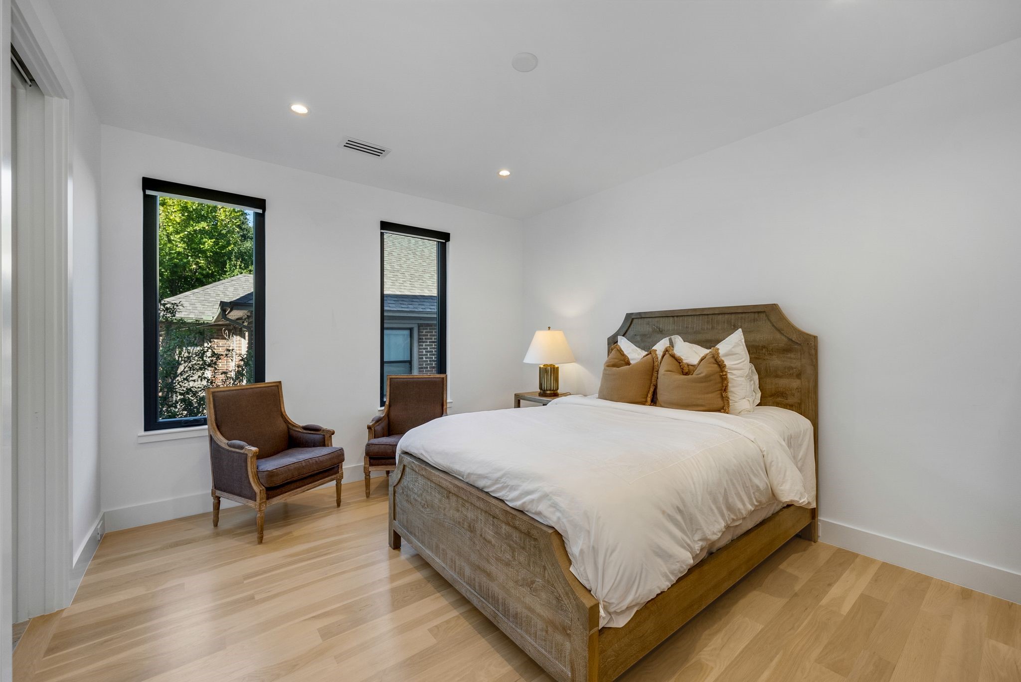 4214 Hawthorne Avenue