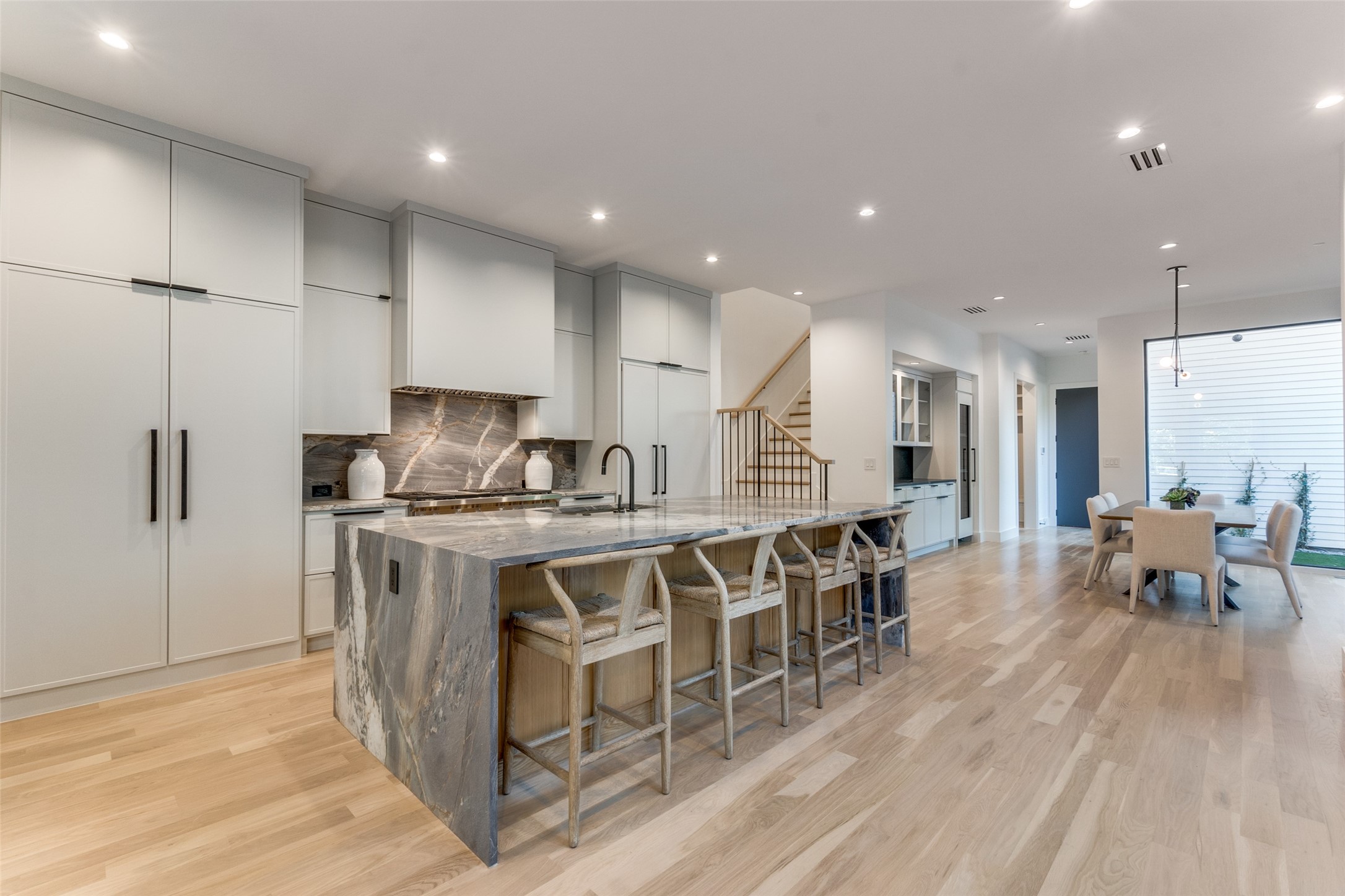 4214 Hawthorne Avenue