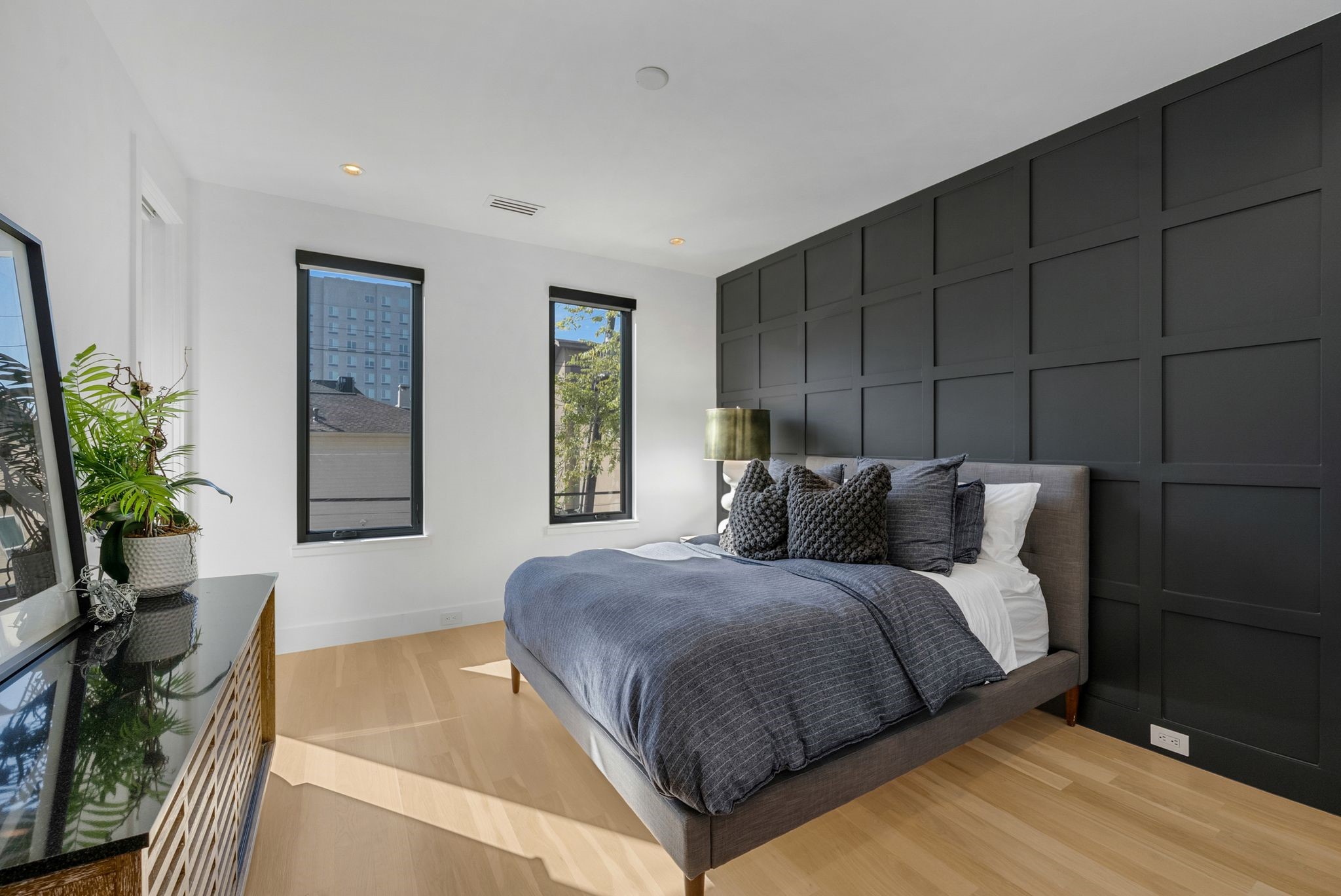 4214 Hawthorne Avenue