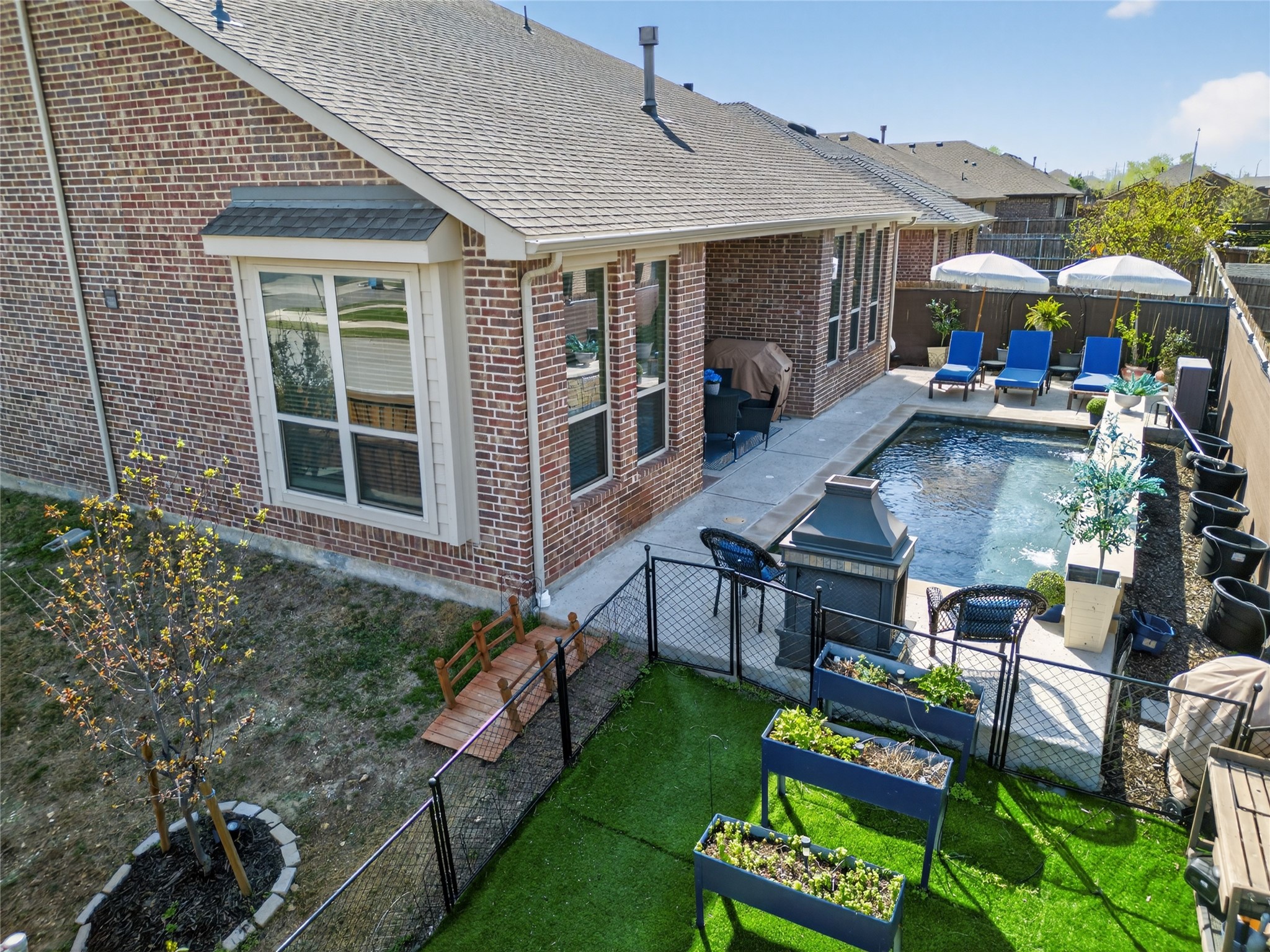 9300 Silver Dollar Drive